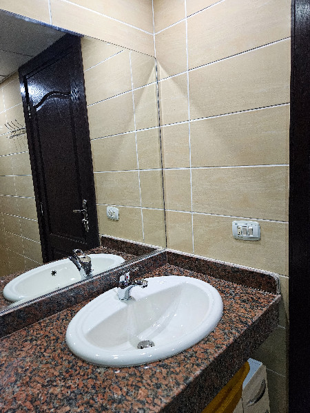 Florenza Khamsin 2kk / Arabia / bazén